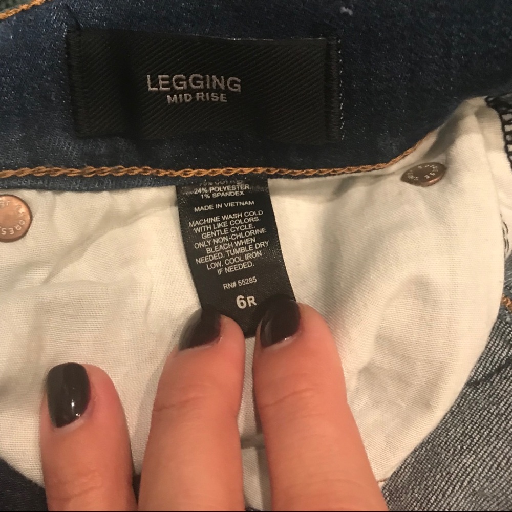 Express Ripped Jeans- Size 6R - Picture 5 of 5